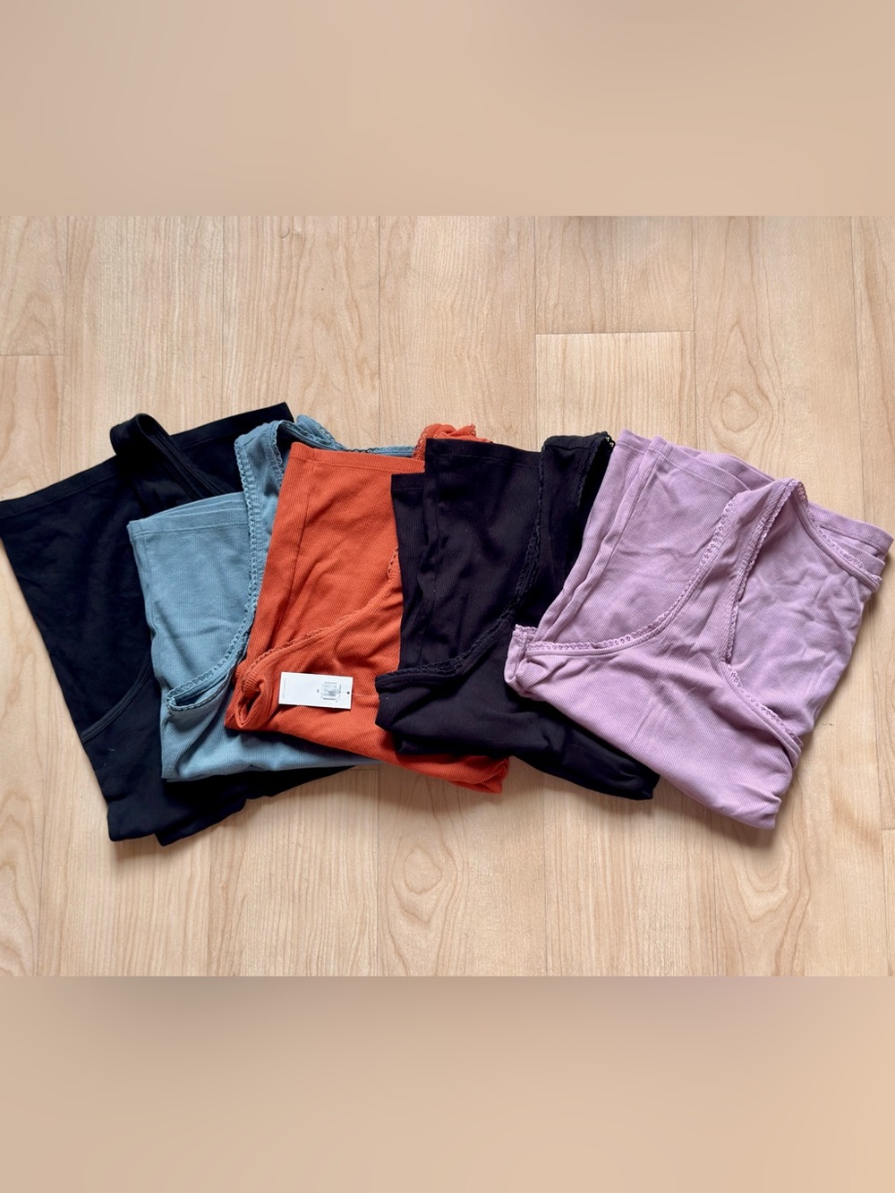 Lot of 5 tank tops, 4 old navy, one Ava & Viv, multicolor, cinched neckline, 3x